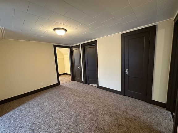 4th image of 30 N Avenue B