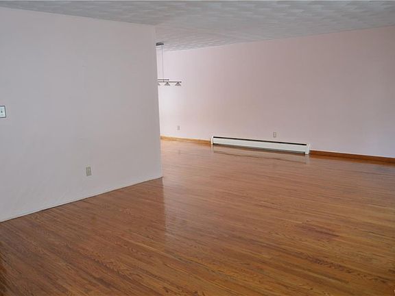 3rd image of 101 Ponderosa Dr