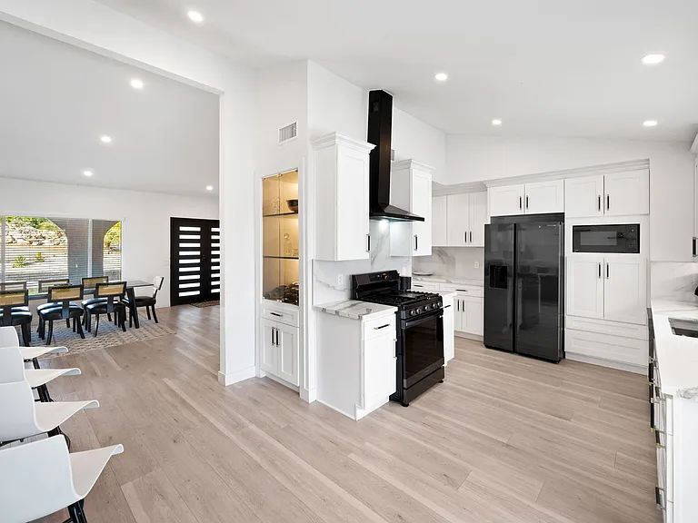 2380 N Leonard Rd — Photo 21