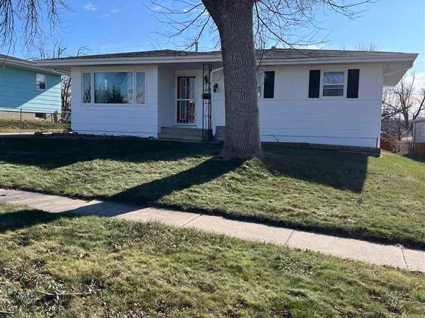 1005 Orchard Rd, Marion, IA 52302