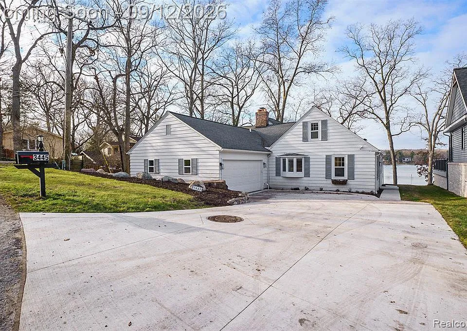 3445 Whitfield Dr