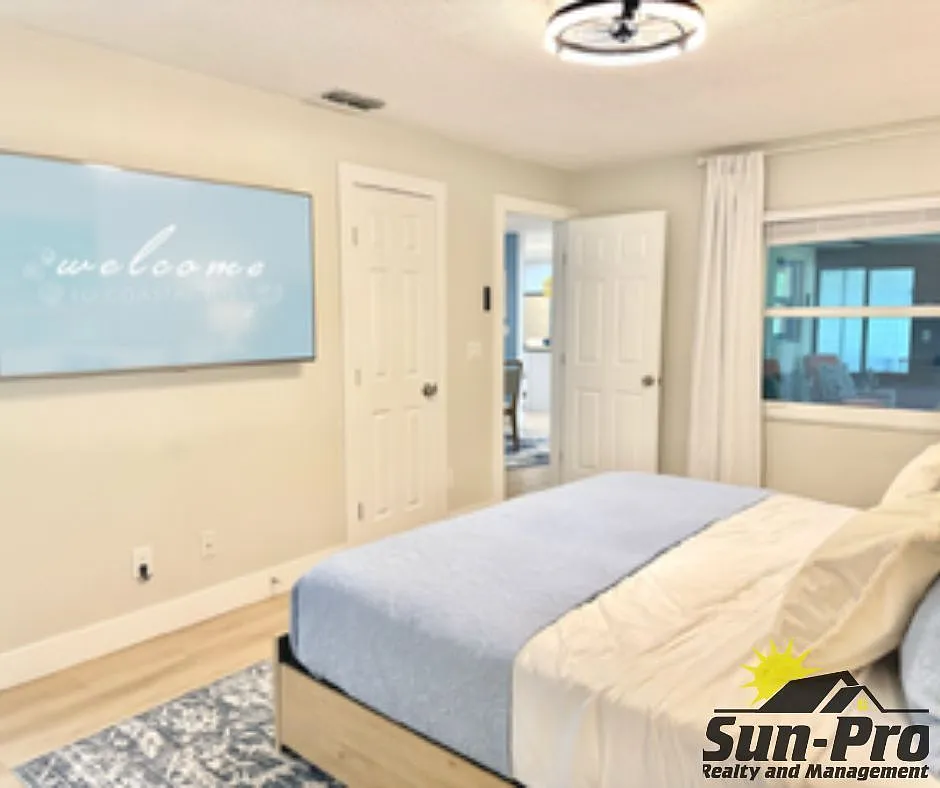 3 bed, 2.0 bath, 1518 sqft, $2,450 — Photo 2