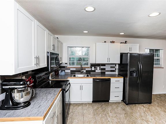 4th image of 2841 S 28th St