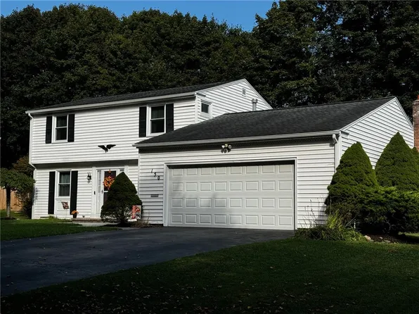150 Linden Ave, Newark, NY 14513