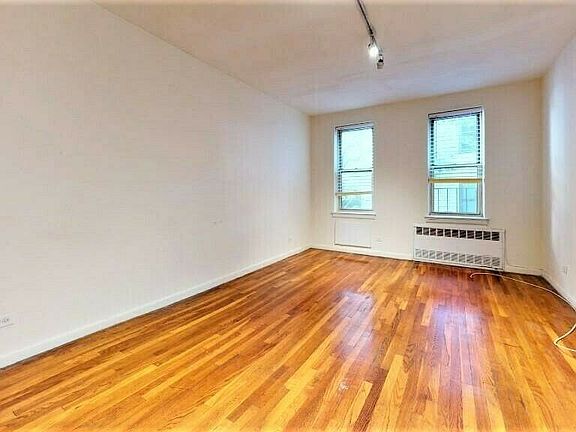 3rd image of 347 E 51st St #502