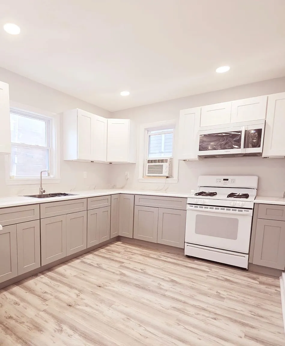 3 bed, $2,999 — Photo 3