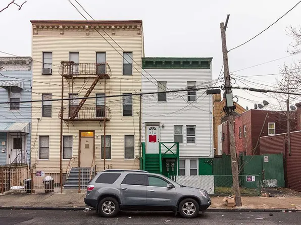 214 Halladay St, Jersey City, NJ 07304