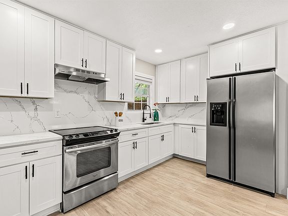 5th image of 2816 Larry Dr