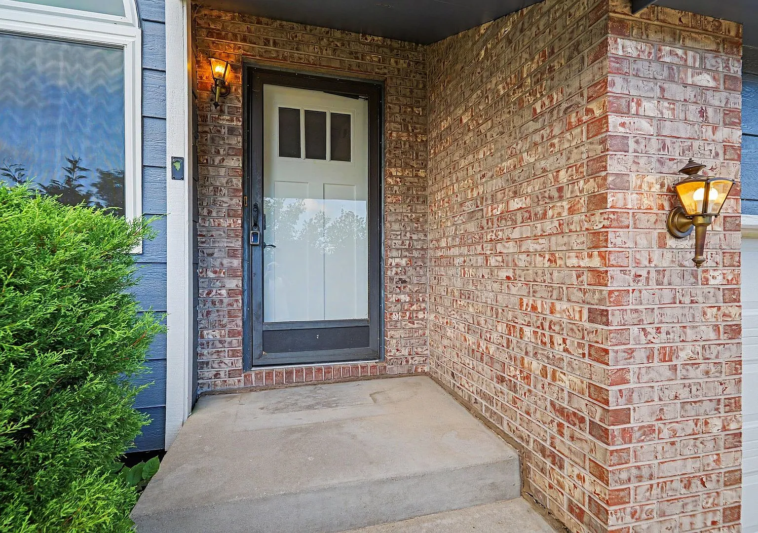 Great home on Cul-De-Sac, Big Yard, Views! Move in Ready NOW! — Photo 2