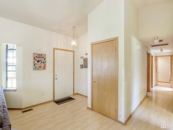 4th image of 1006 188th Street Ct E