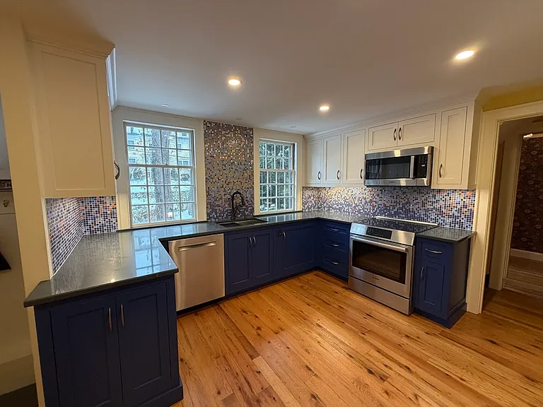 31 Fells Rd — Photo 8