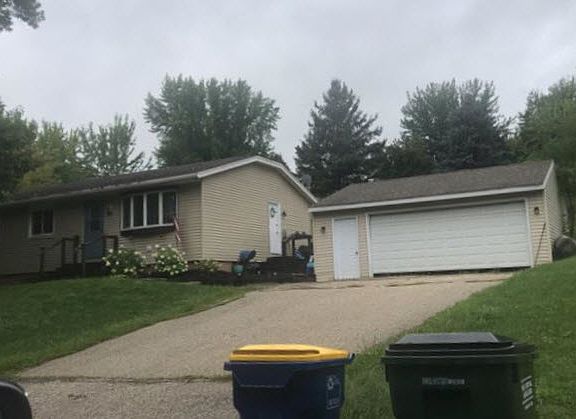 3rd image of 129 7th Ave NW