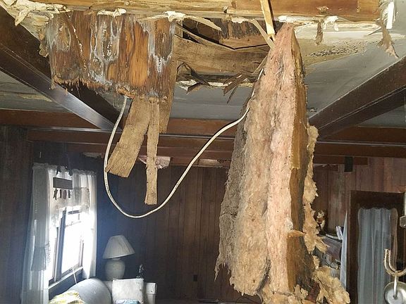 3rd image of 2321 Myers Ln