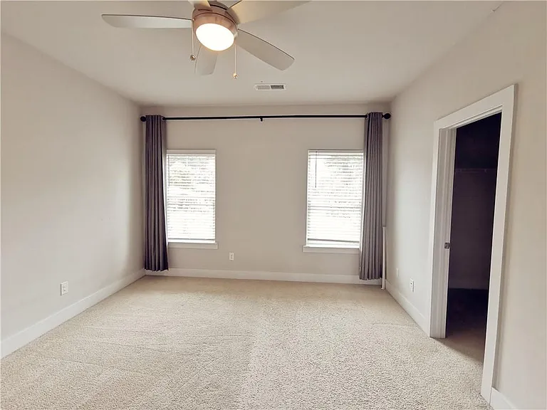 3795 Oxford Cir — Photo 17