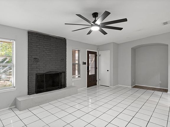 5th image of 104 Caballo Dr