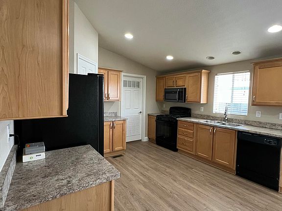 3rd image of 6839 W Taylor Street #209
