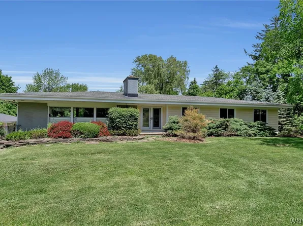 7932 Quaker Rd, Orchard Park, NY 14127