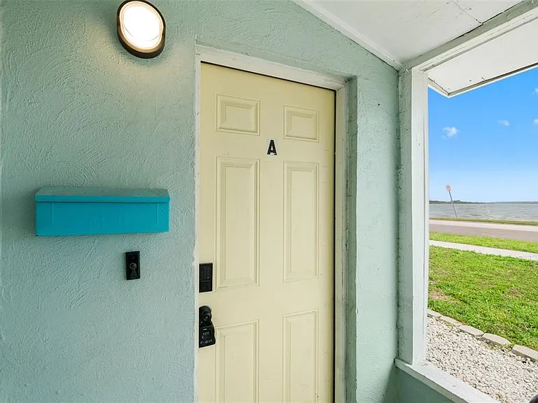 1303 S Bermuda Blvd — Photo 1