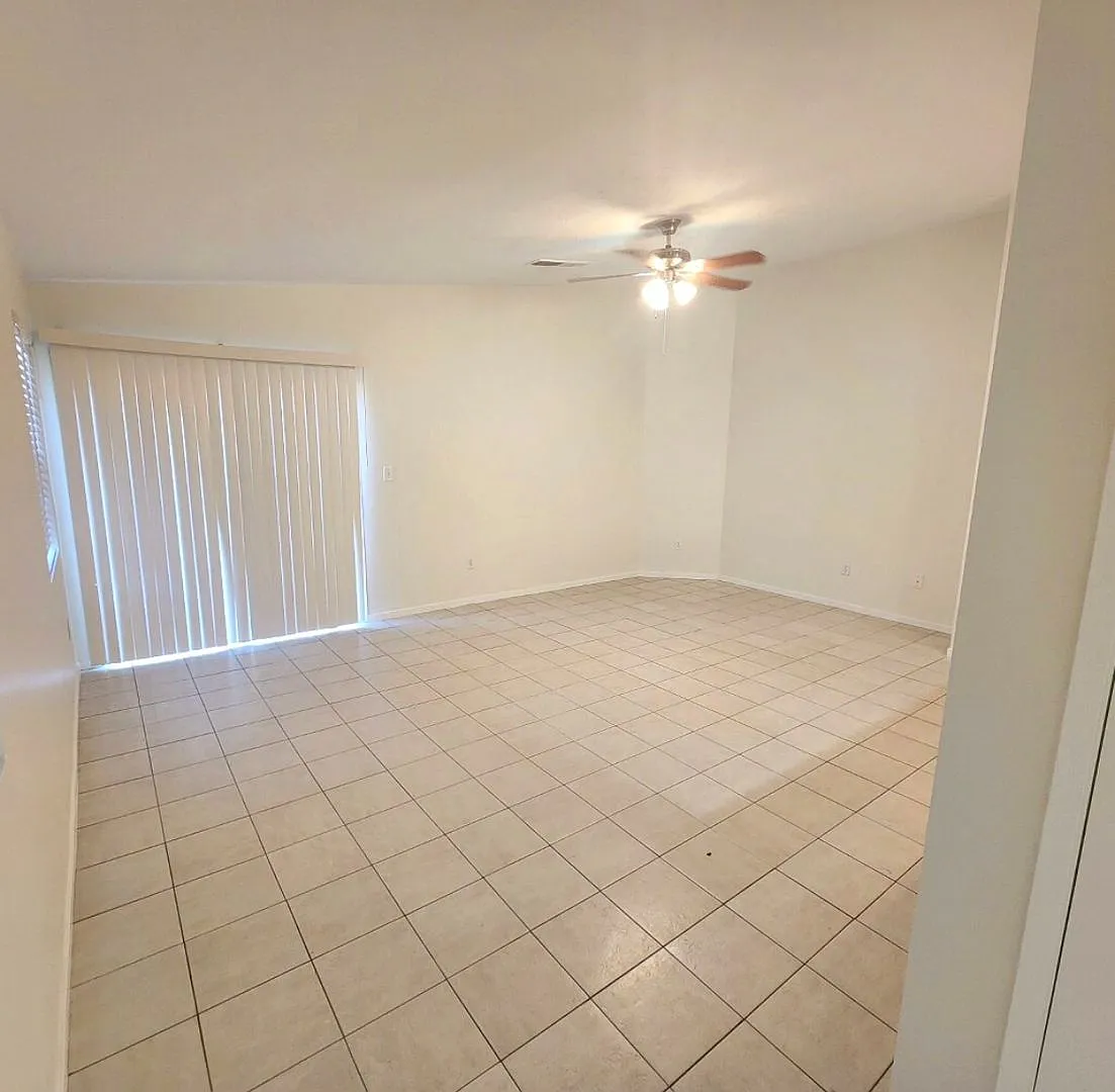 Building Photo - 4316 Range Dr