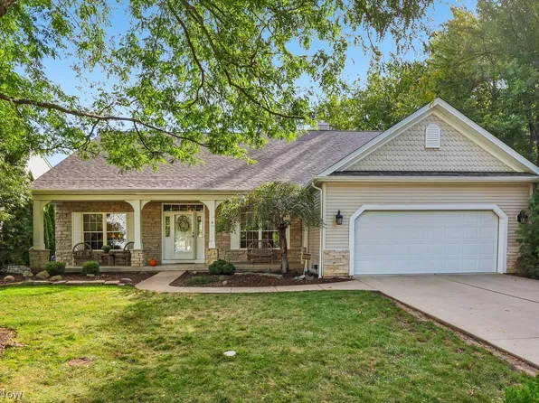 629 Brennans Ct, Avon Lake, OH 44012