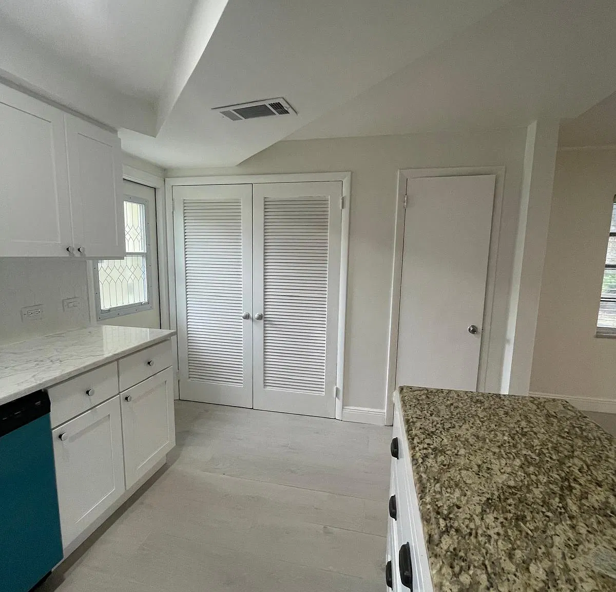 2 bed, 1275 sqft, $2,095 — Photo 4