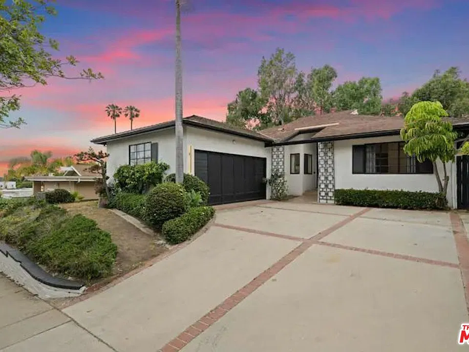 2617 S Beverly Dr