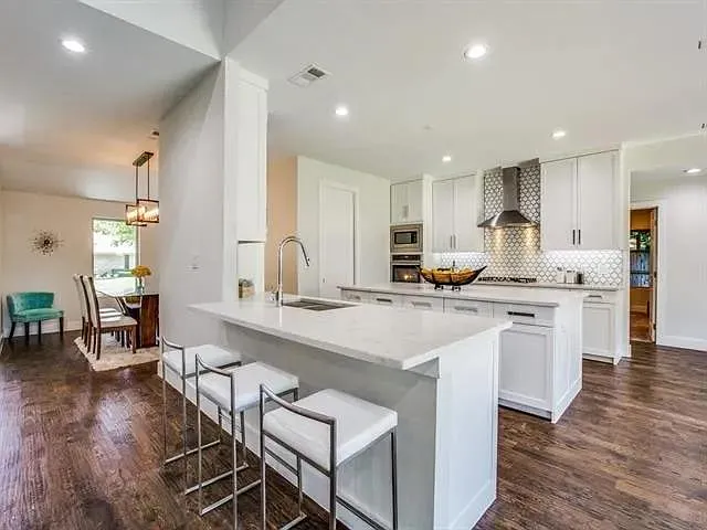 4 bed, 4.5 bath, 3004 sqft, $6,700 — Photo 4