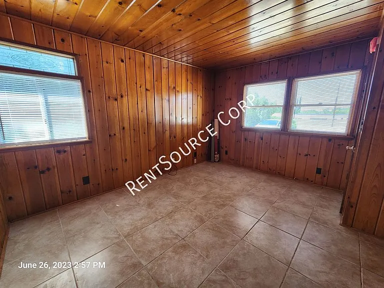 4842 W Avenue M4 — Photo 13