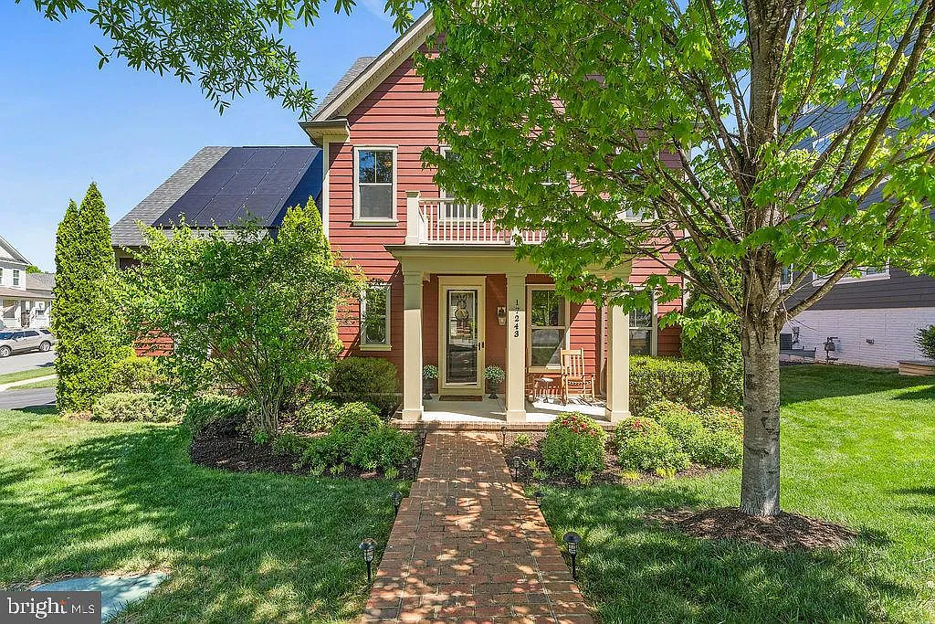 5 bed, 5.5 bath, 4558 sqft, $5,000 — Photo 4