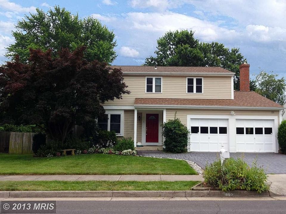 1st image of 805 Marshall Dr NE
