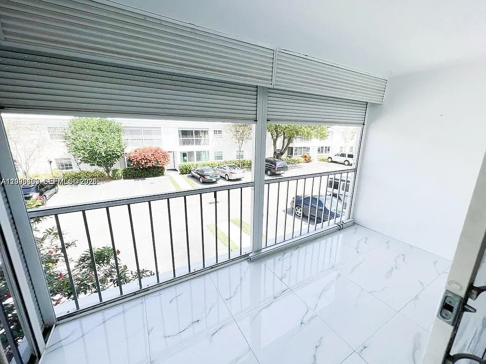 6395 Bay Club Dr #4