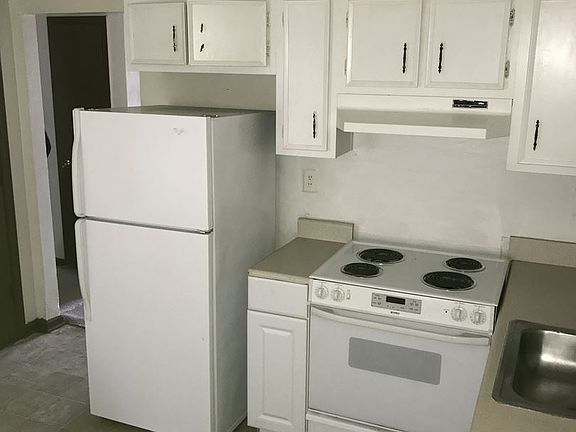 3rd image of 3601 Gosnold Ave #A