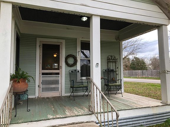 4th image of 1120 Woodlawn St