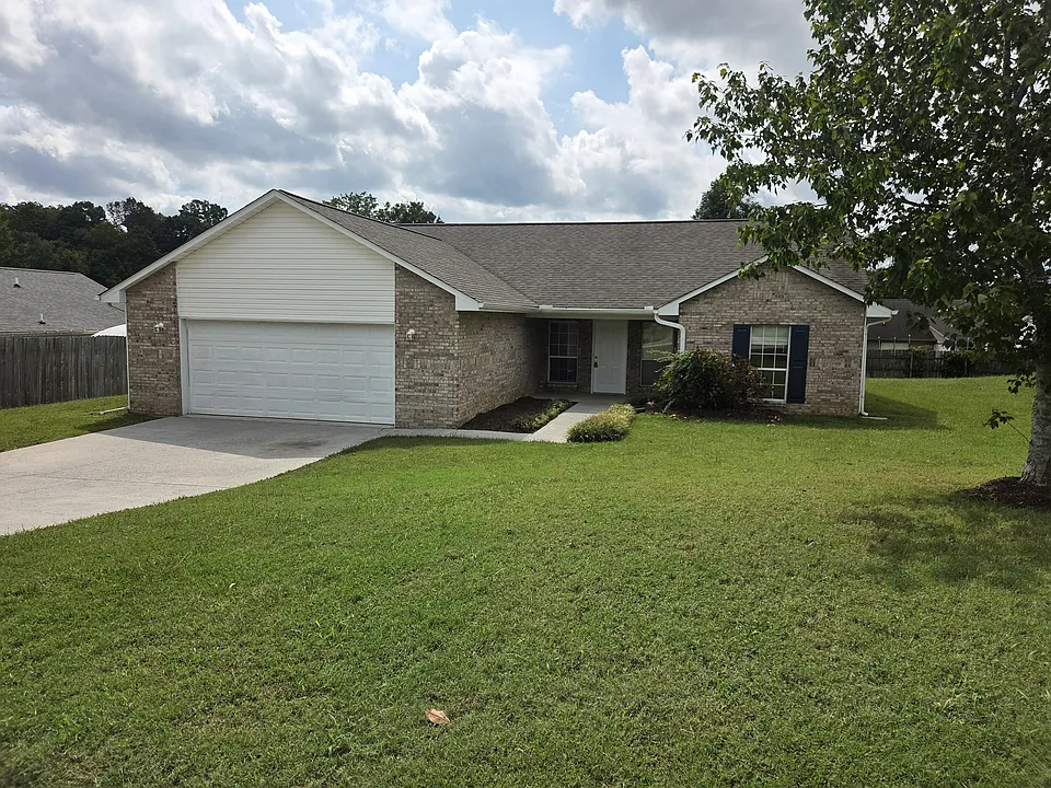 1257 Seven Oaks Ln