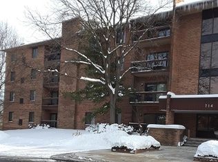 714 Walnut Dr APT 107, Darien, IL