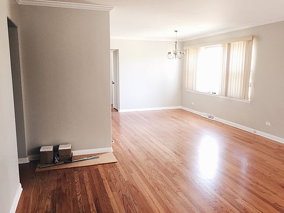 2nd image of 5048 N Kimball Ave #2
