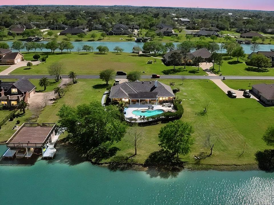 1st image of 143 Lago Circle Dr N