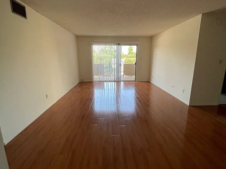 718 N Monterey St — Photo 21