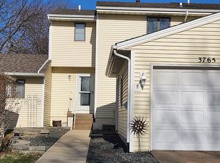3765 Cedarview Ct, Bettendorf, IA