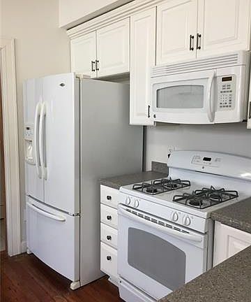 4th image of 4409 Fontainebleau Dr