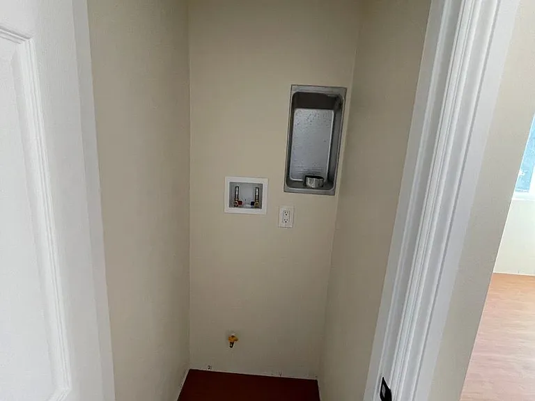 1113 Riedel Ave — Photo 9