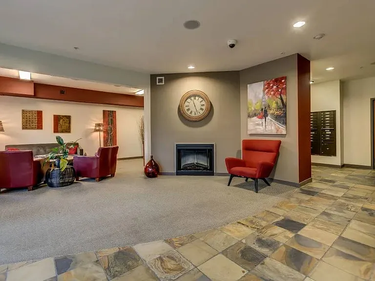 Avion Apartments — Photo 10