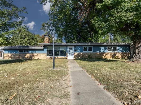 422 Legion Dr, Edwardsville, IL 62025