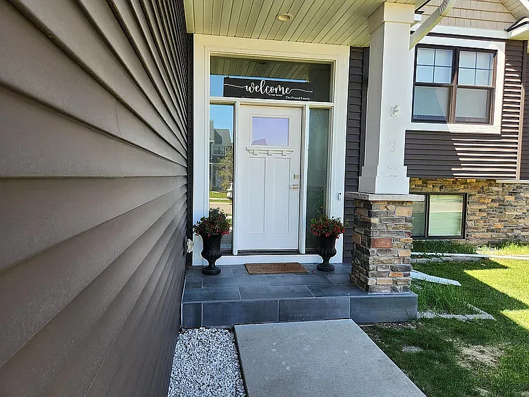 2225 Phoenix Rd SW — Photo 2
