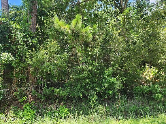 4th image of 128 Country Club Dr #33