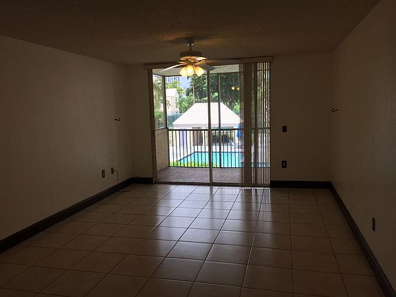 3rd image of 8215 Lake Dr APT B204