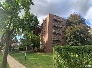 501 Linwood Dr APT 4H, Fort Lee, NJ 07024