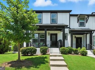 900 Sweetwater Grv, Woodstock, GA 30188