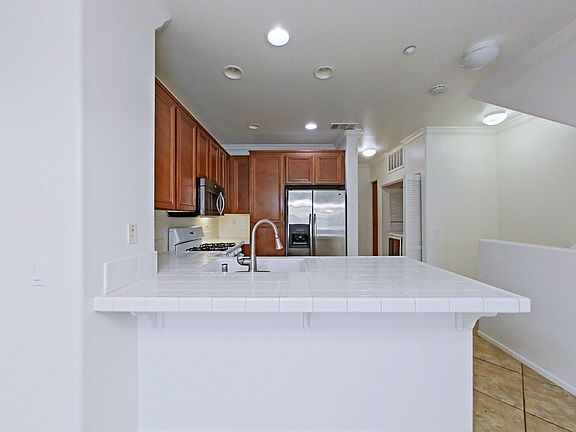 5th image of 16911 Bixby St Unit 21