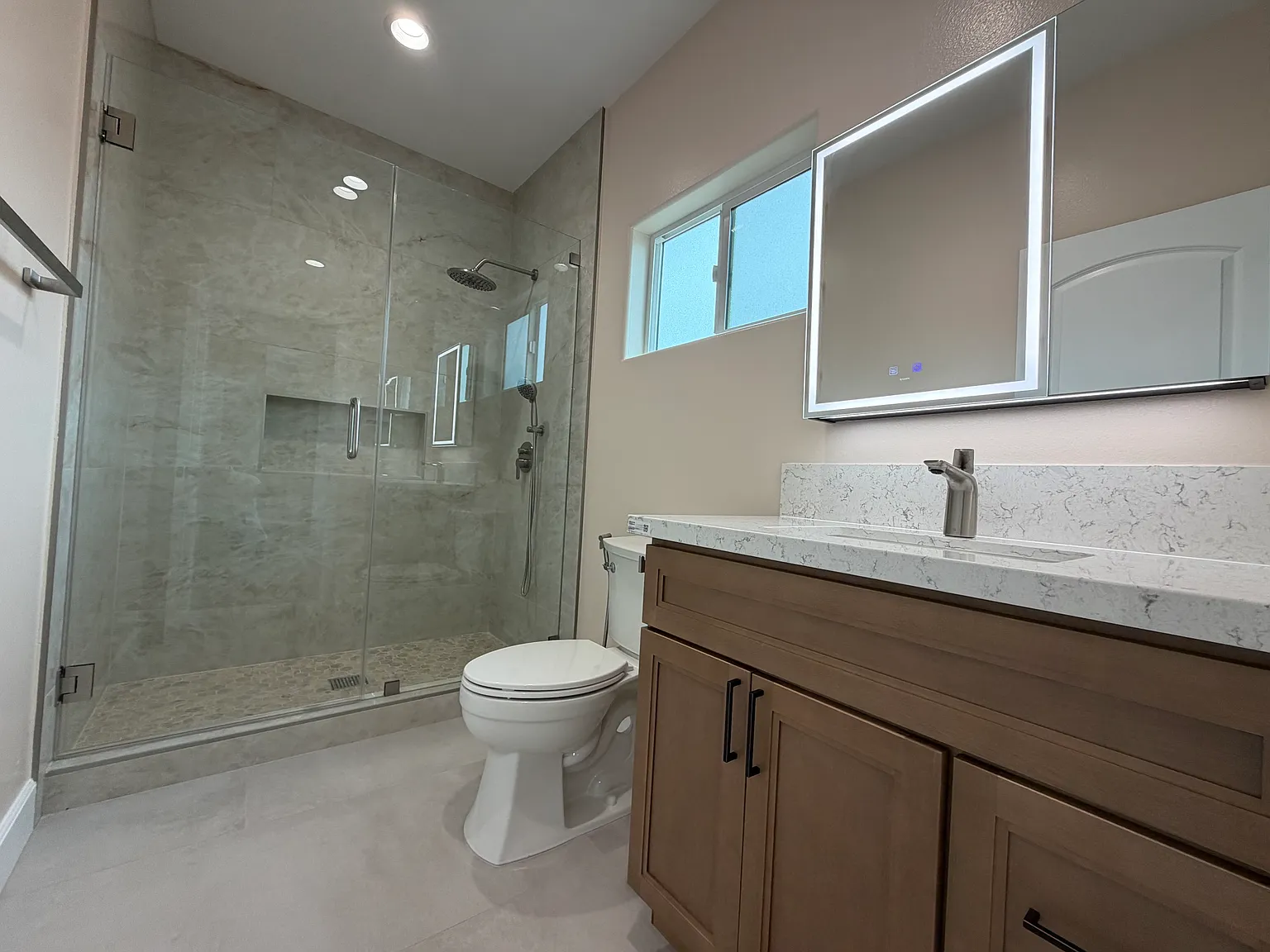 3 bed, 1198 sqft, $4,000 — Photo 3
